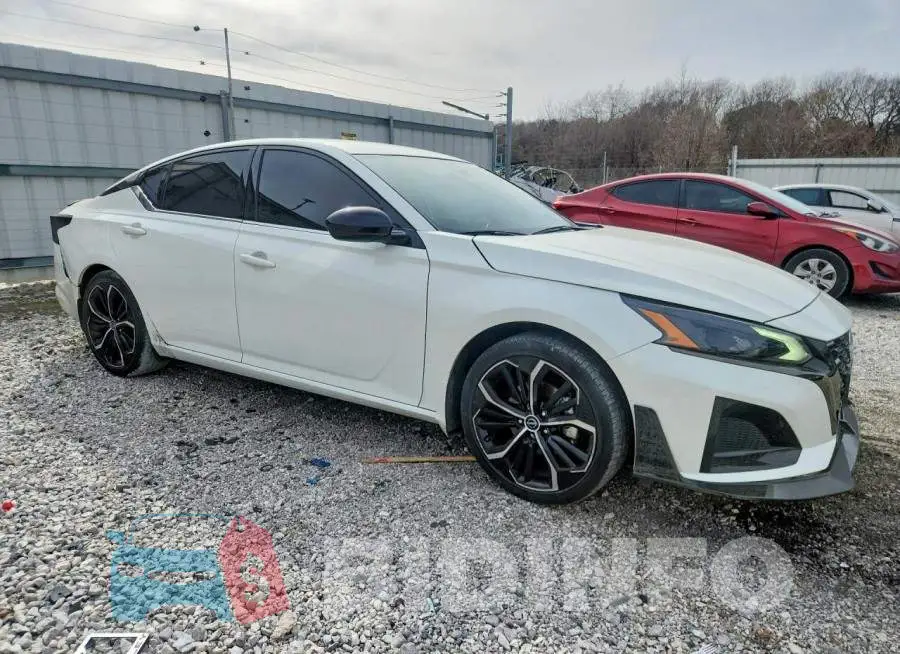 1N4BL4CV5PN326992 Photo# 4