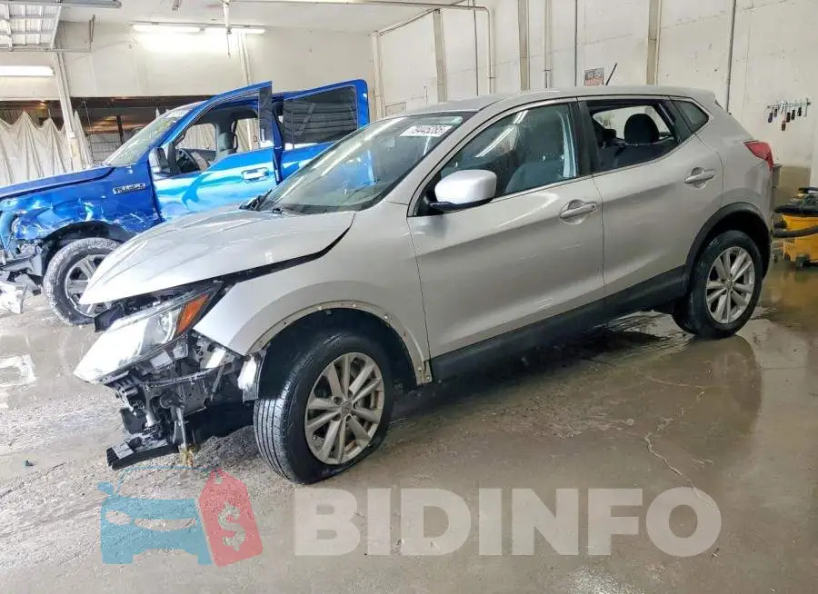 JN1BJ1CR1HW118804 Photo# 1