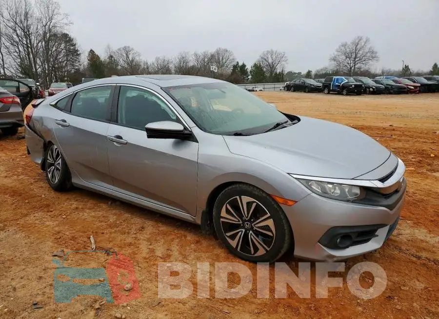 19XFC1F37HE005014 Photo# 4