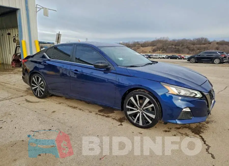 1N4BL4CV3KC166552 Photo# 4