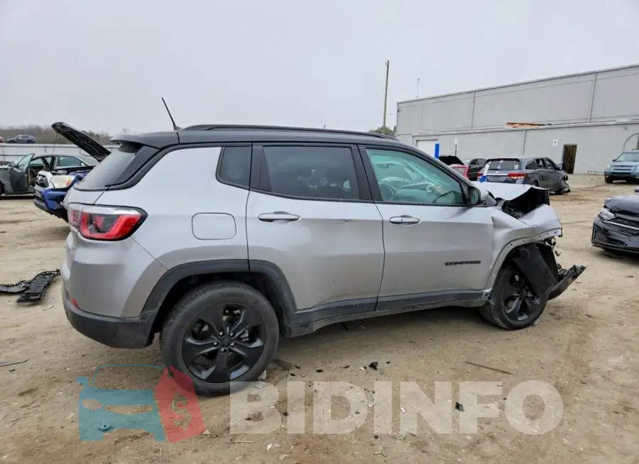 3C4NJDBB8LT139616 Photo# 3