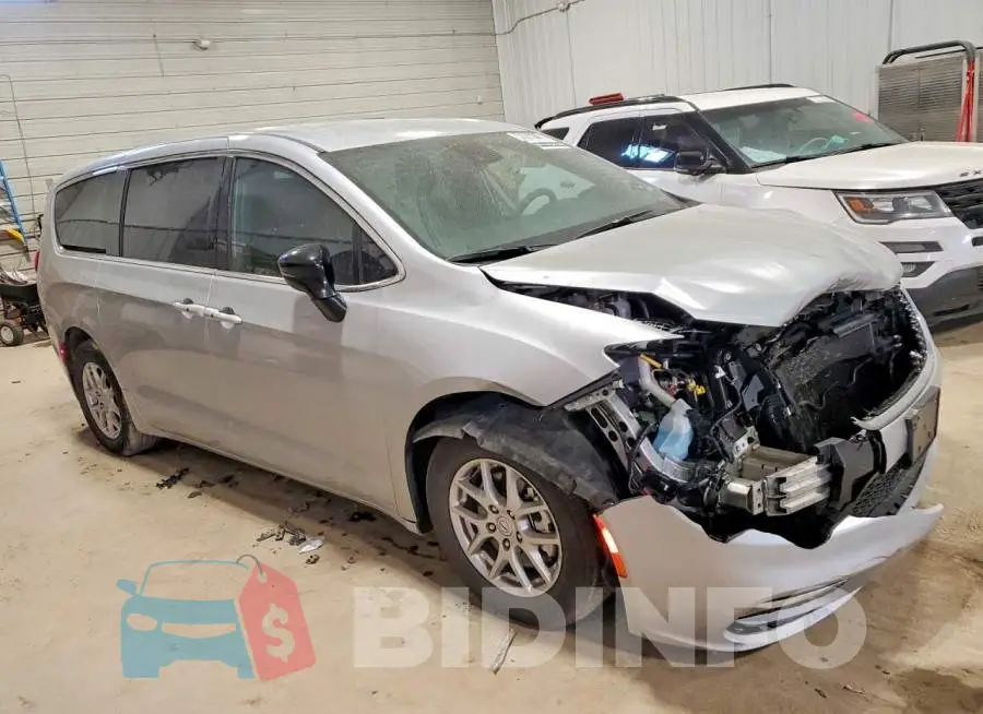 2C4RC1BG4TR155112 Photo# 4