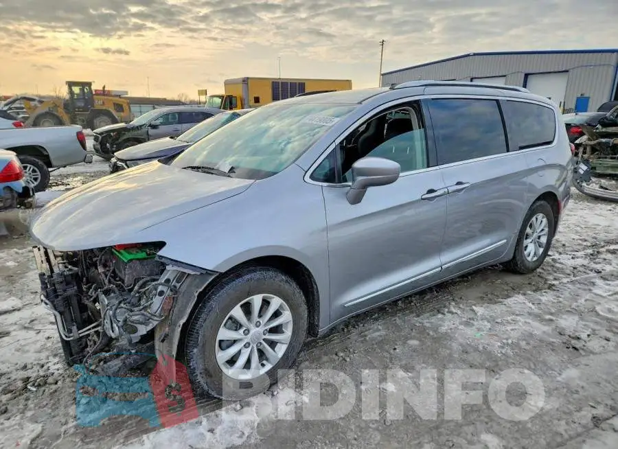 2C4RC1BGXJR119048 Photo# 1