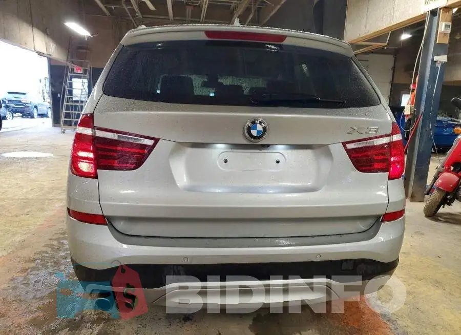 5UXWX9C3XH0W67233 Photo# 6