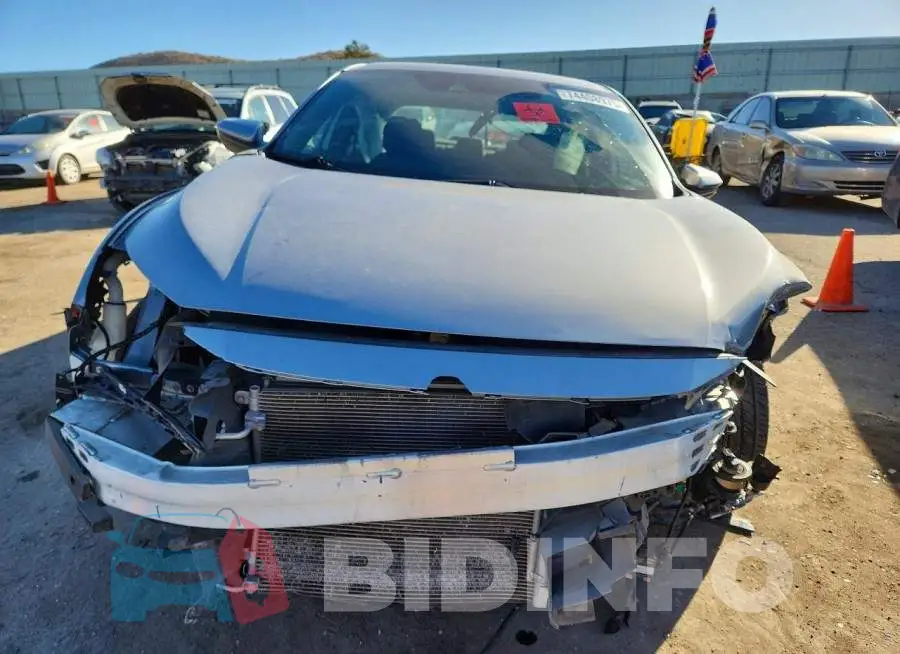 19XFC2F82ME002856 Photo# 5