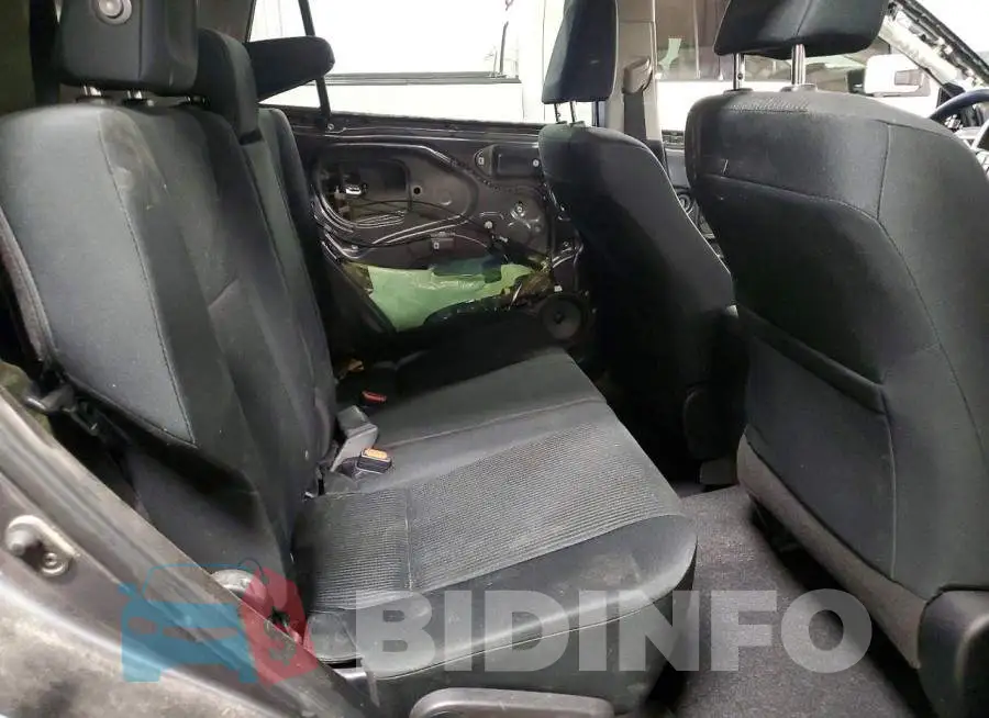 JTMBFREV8HD215517 Photo# 11