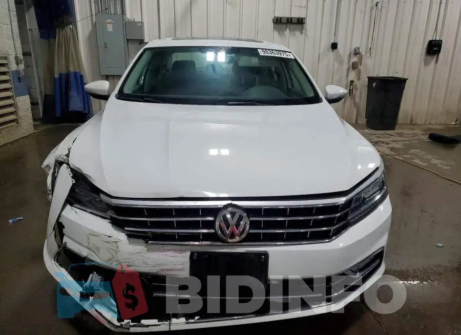 1VWGT7A31HC052882 Photo# 5