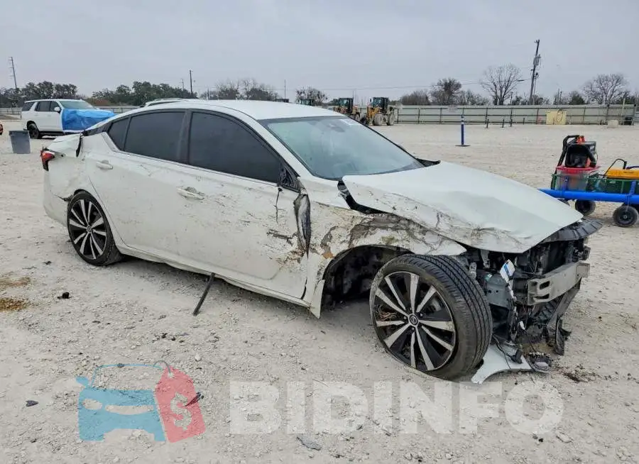 1N4BL4CVXNN336480 Photo# 4