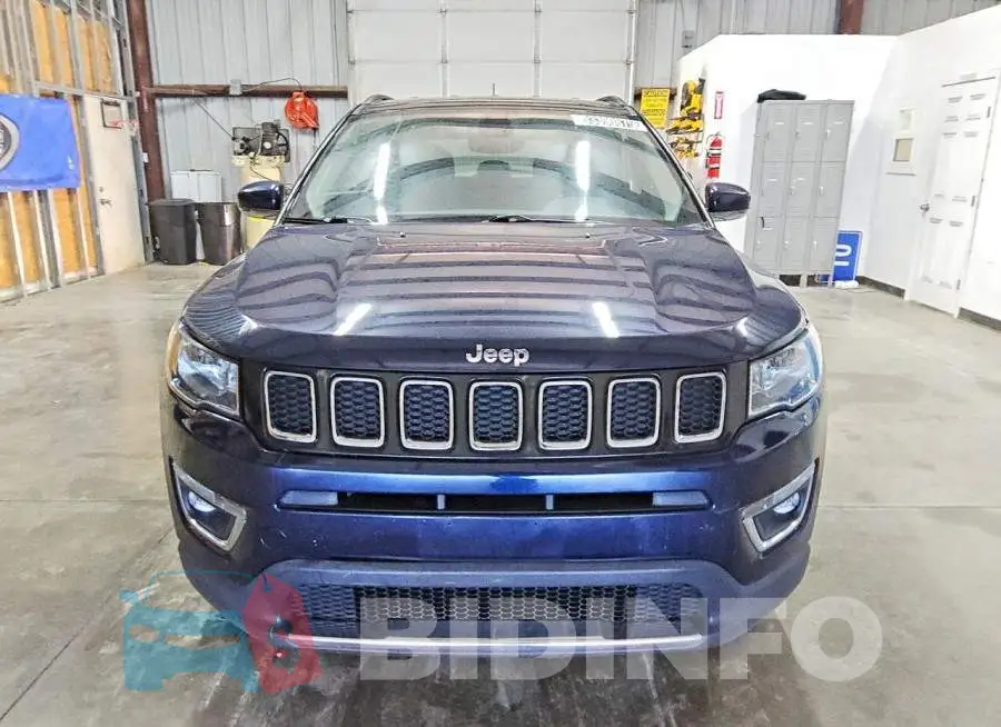 3C4NJDCB5LT135358 Photo# 5