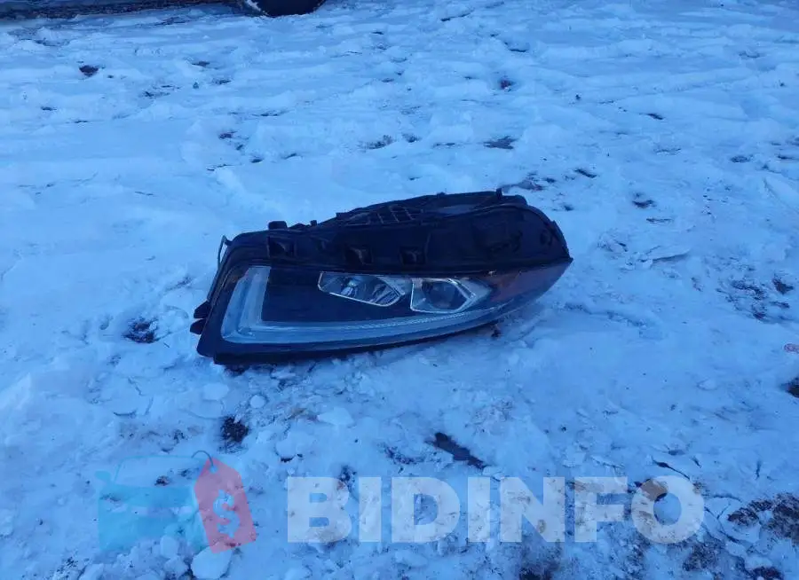 WDD3G4EB8KW005771 Photo# 12