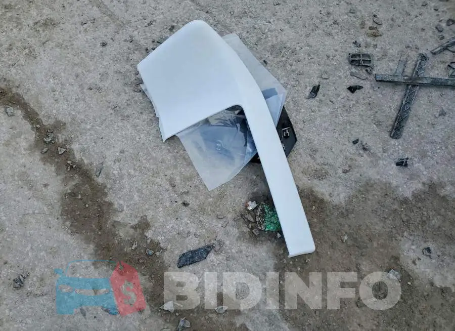5YJXCBE23HF051193 Photo# 12