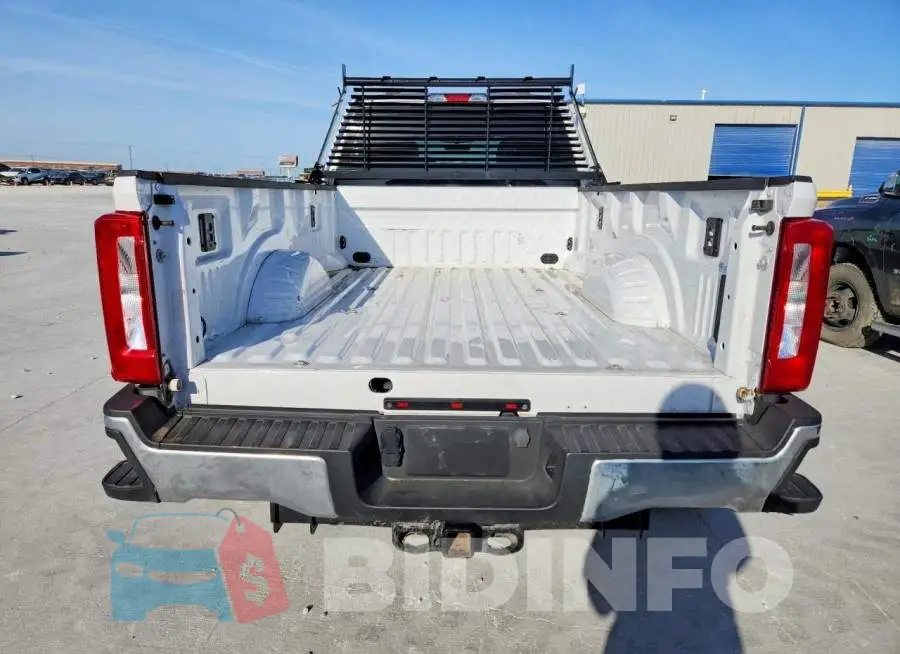 1FT8W3DT6REE65003 Photo# 6