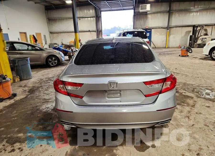 1HGCV2F38KA025772 Photo# 6