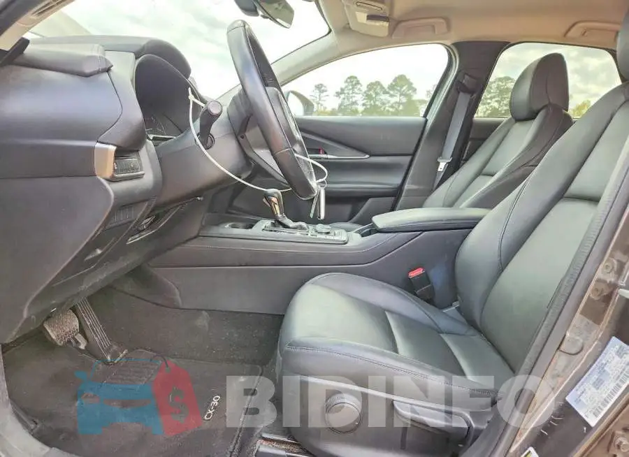 3MVDMBBL8NM452161 Photo# 7