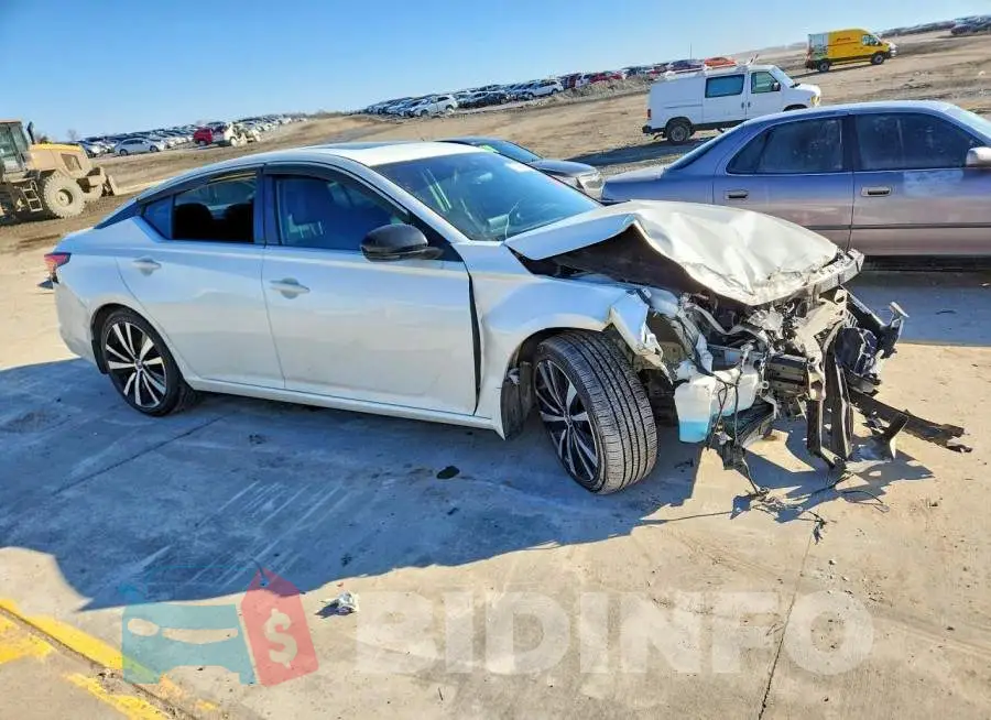 1N4BL4CV6LC286153 Photo# 4