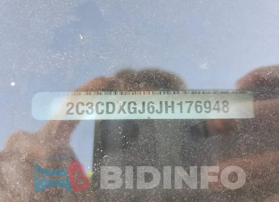 2C3CDXGJ6JH176948 Photo# 11