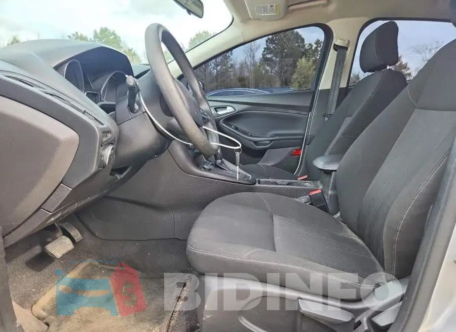 1FADP3F23HL338399 Photo# 7
