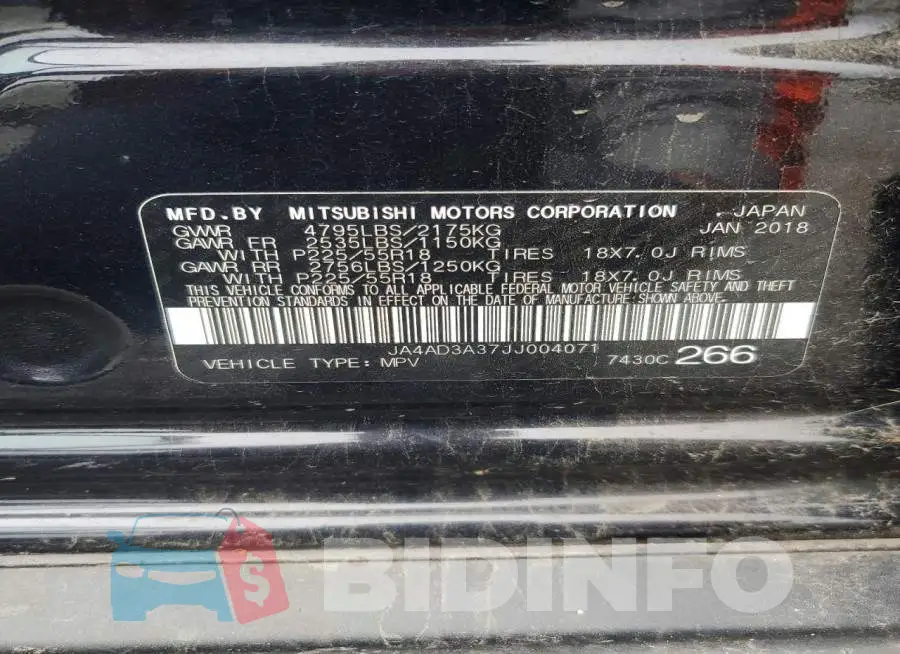 JA4AD3A37JJ004071 Photo# 13