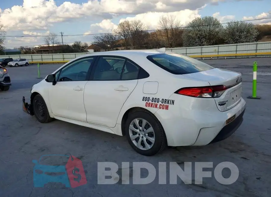 JTDBCMFE5R3035011 Photo# 2