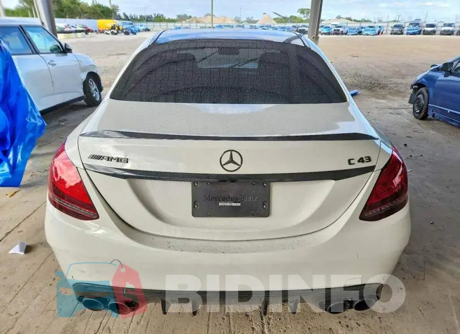 55SWF6EB7LU329739 Photo# 6