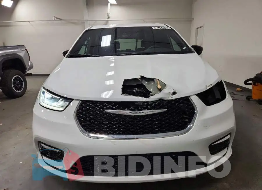 2C4RC1BG0SR532470 Photo# 5