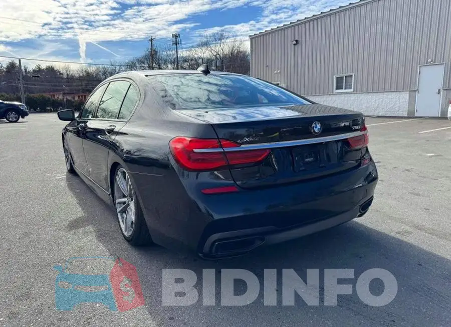 WBA7F2C58HG422355 Photo# 2
