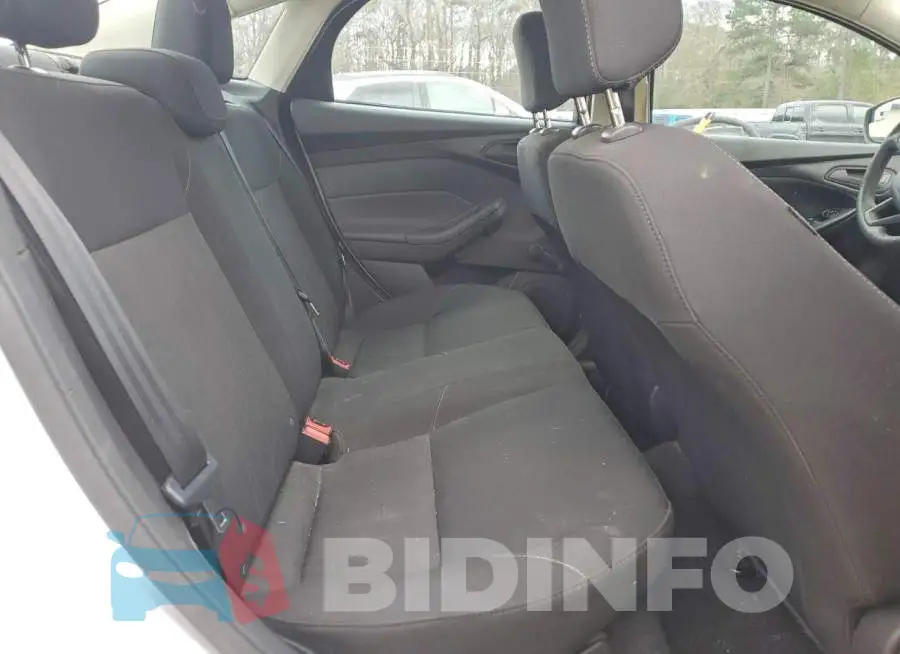 1FADP3E27JL238412 Photo# 10
