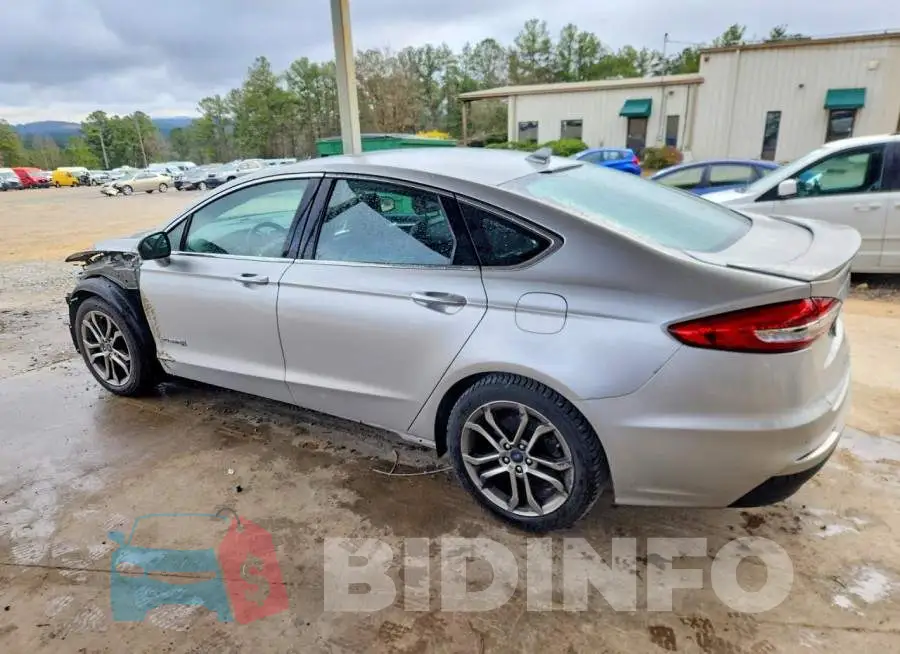 3FA6P0RUXKR255727 Photo# 2