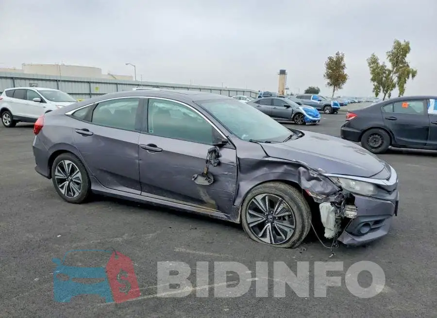 19XFC1F32HE208327 Photo# 4