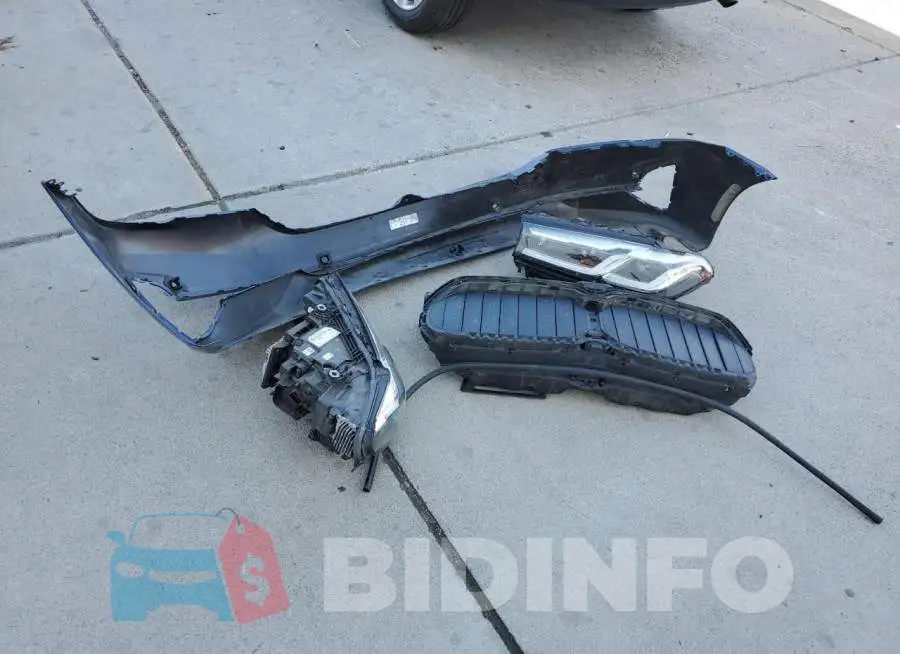 WBA53BH04MCF35074 Photo# 12