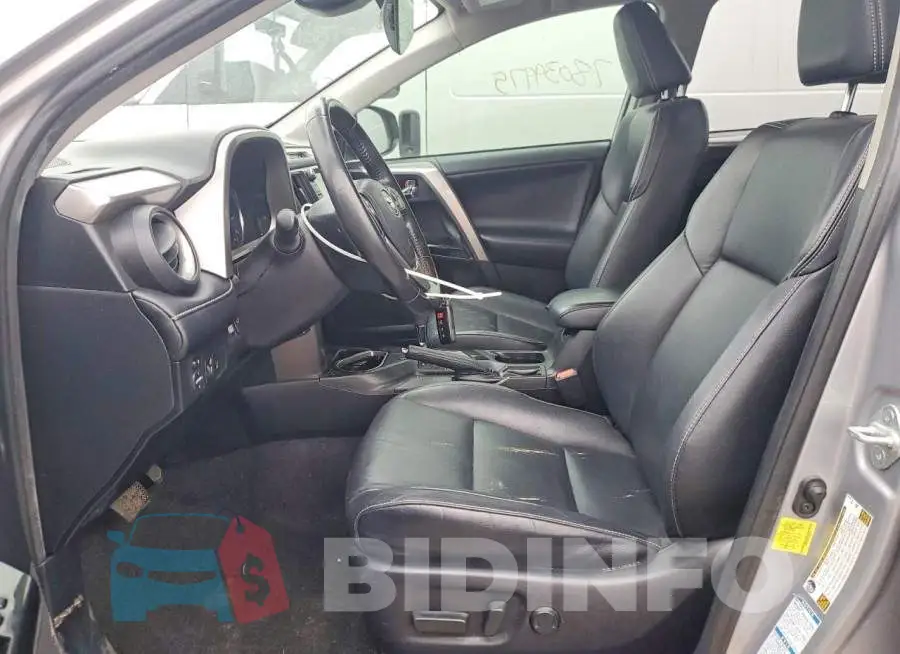 JTMDFREV9JD238190 Photo# 7