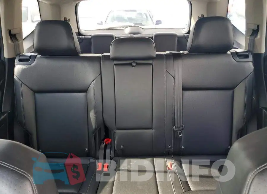 1V2LR2CA3KC522768 Photo# 10