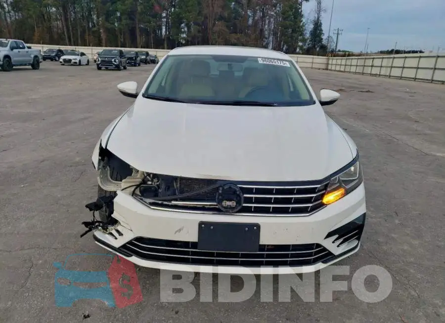 1VWDT7A39HC045116 Photo# 5