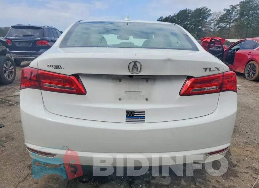 19UUB1F34JA002687 Photo# 6
