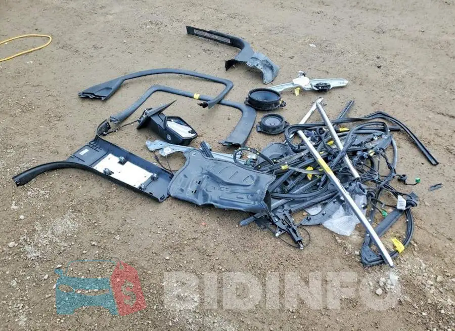 3GTU2PEJ4JG591355 Photo# 12