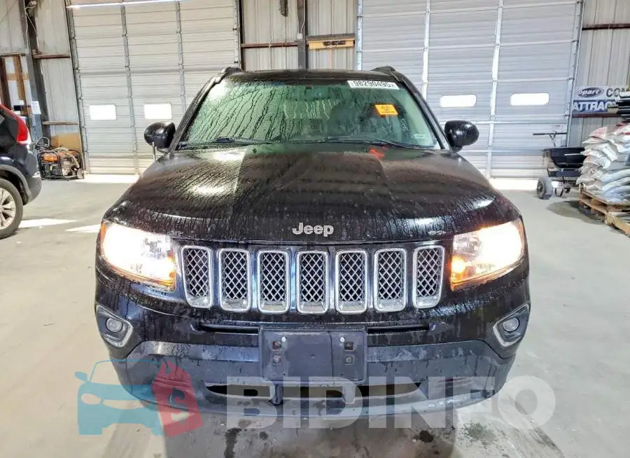 1C4NJCEB4HD185270 Photo# 5