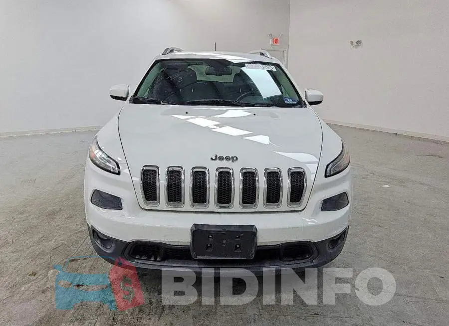 1C4PJMCB5HW570178 Photo# 5