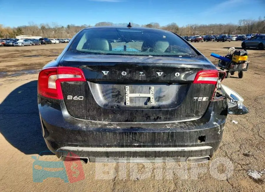 LYV402TK5HB128825 Photo# 6