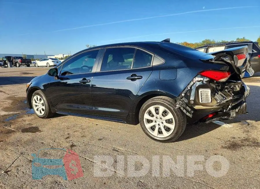 JTDBCMFE8T3119217 Photo# 2