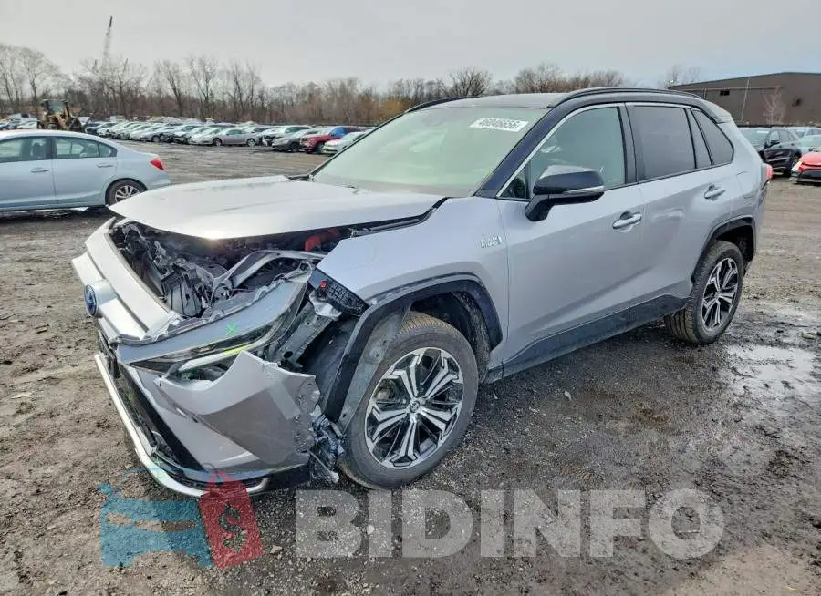 JTMEB3FV1MD048142 Photo# 1