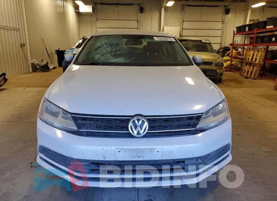 3VW167AJ7HM313636 Photo# 5