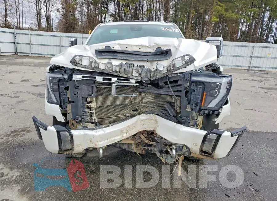 1GT19REY1RF123152 Photo# 5
