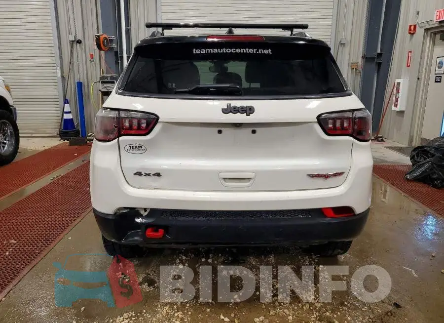 3C4NJDDB4LT170746 Photo# 6