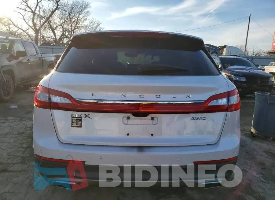 2LMPJ8LR5JBL36439 Photo# 6