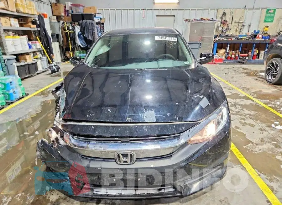 19XFC2F56HE018313 Photo# 5