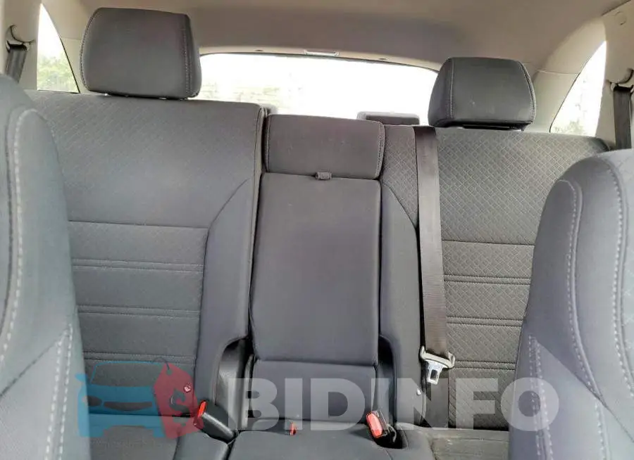5XYPG4A39JG430180 Photo# 10
