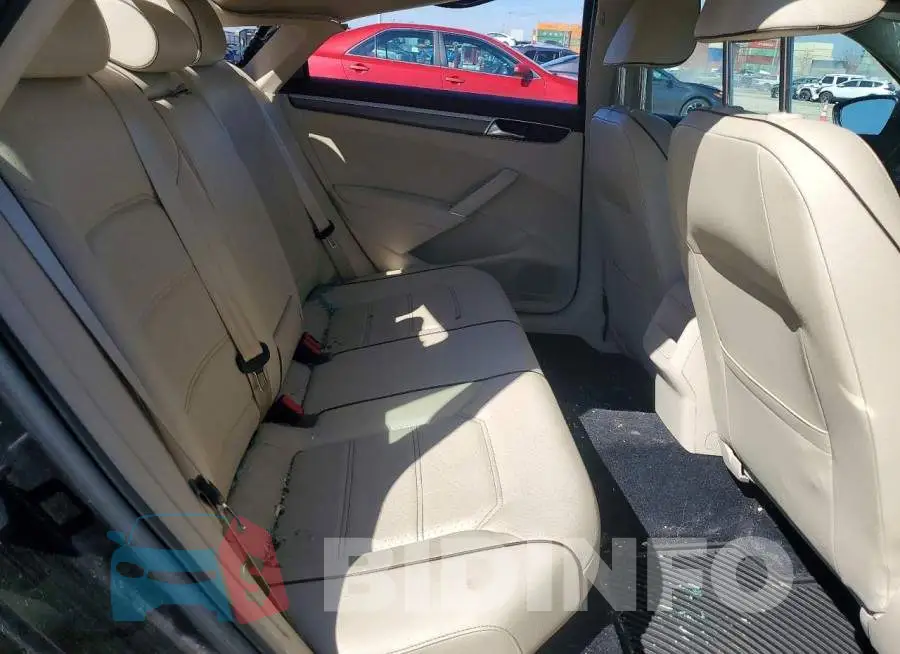 1VWDT7A39HC083574 Photo# 10