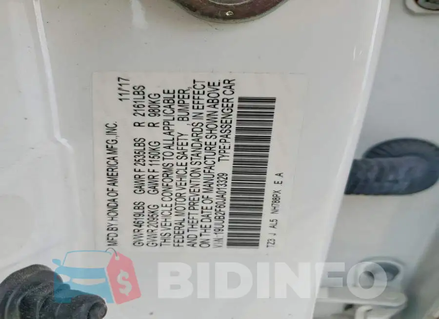 19UUB2F60JA013329 Photo# 12