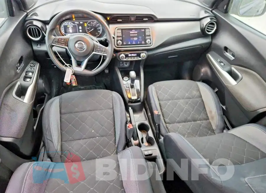 3N1CP5CU2JL534418 Photo# 8