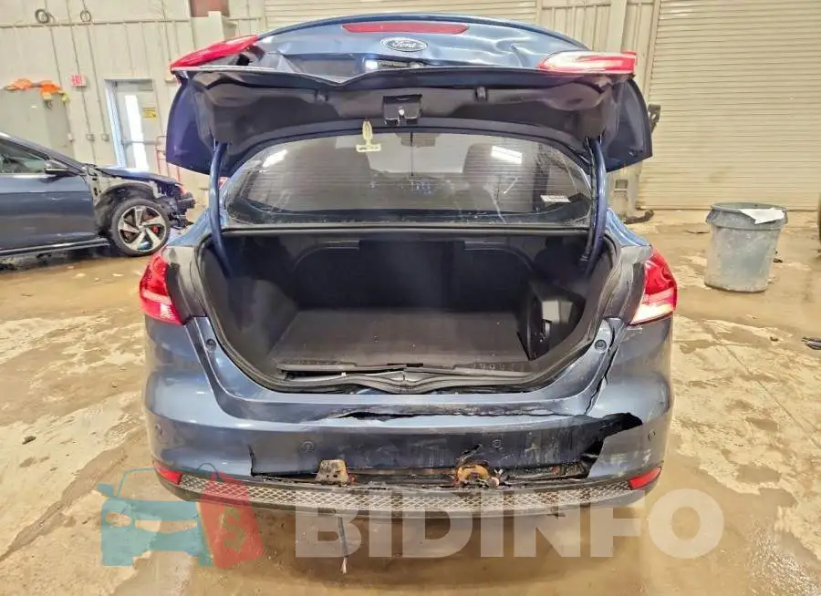 1FADP3J2XJL300262 Photo# 6